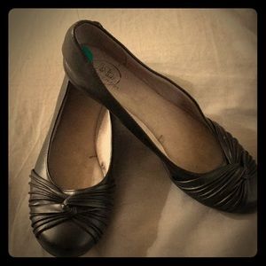 Life stride black flats
